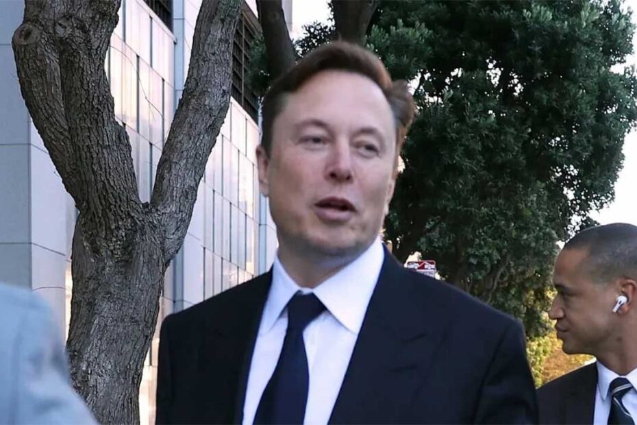 Elon Musk Dragged For Inadvertent Self-Own After Admitting Communicating Via Twitter Isn't Helpful